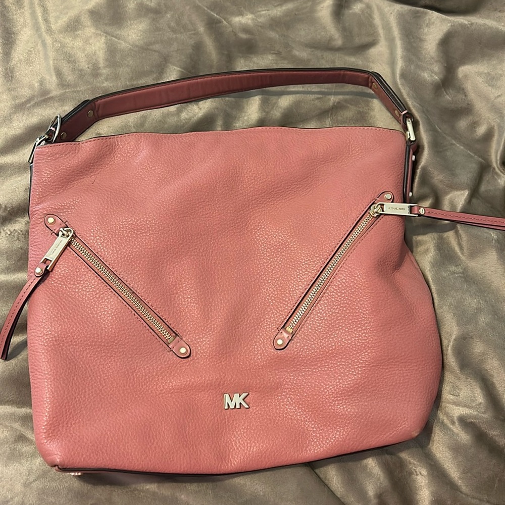 Pink Michael Kors Evie large pebble shoulder bag